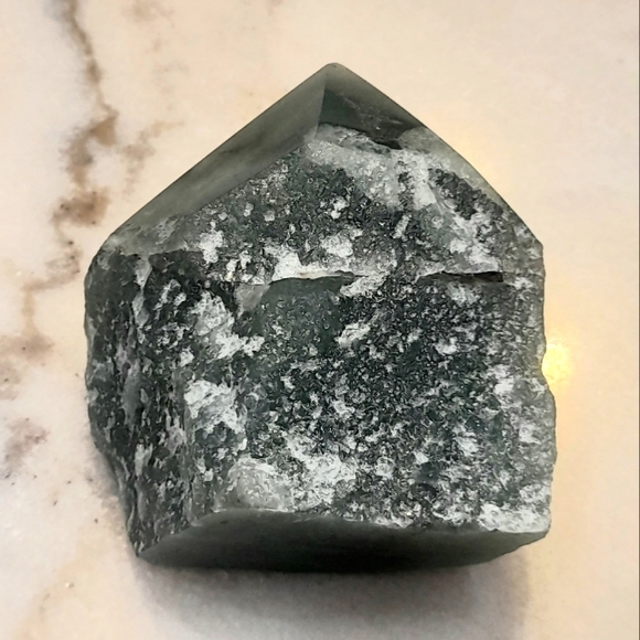 Green Aventurine Point Crystal Stone for Luck and Abundance - Picture 2 of 2